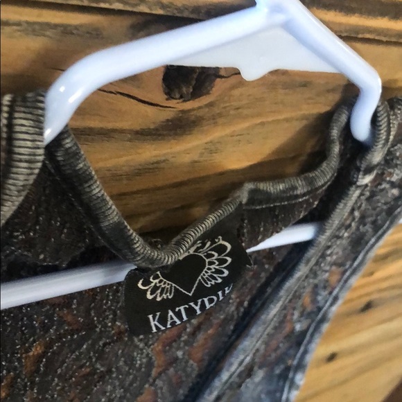 Tank - Picture 2 of 3